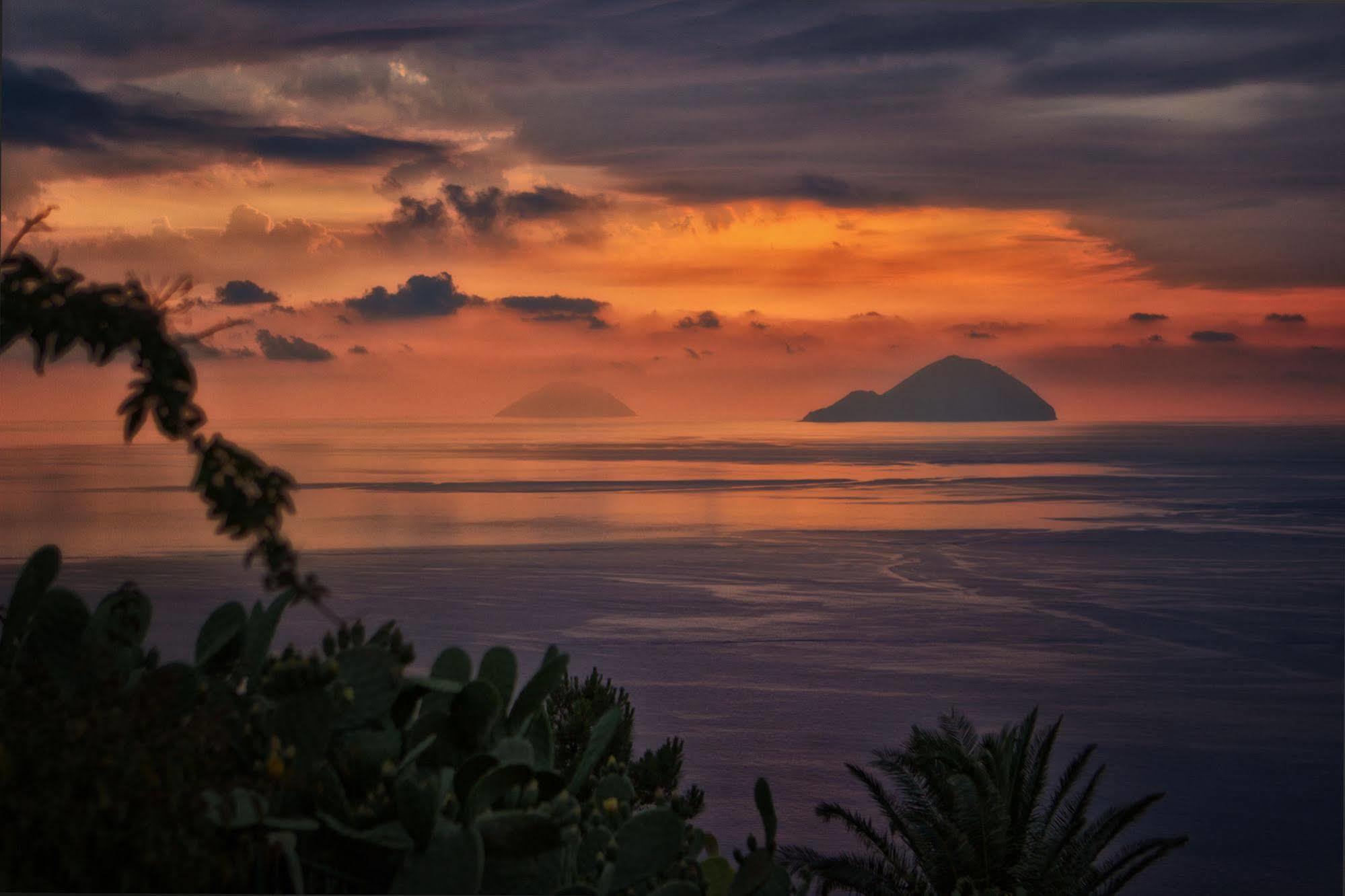 Punta Sallustro Lipari Экстерьер фото